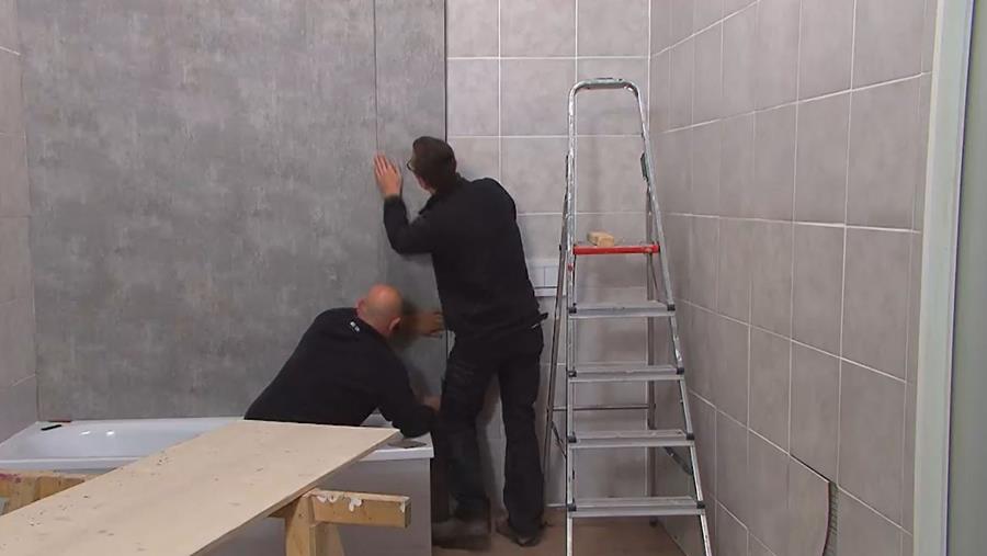 Comment installer des panneaux muraux dans la salle de bains?