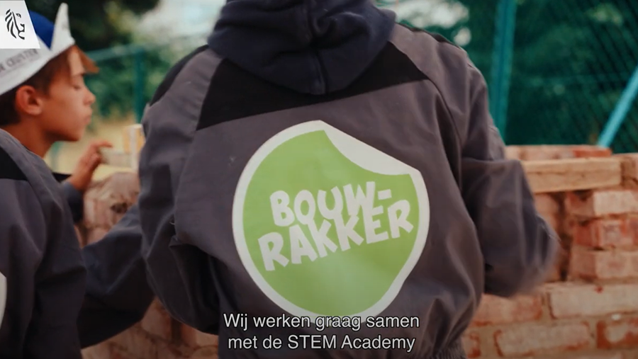 De Ceuster maakt kinderen warm voor een job in de bouwsector