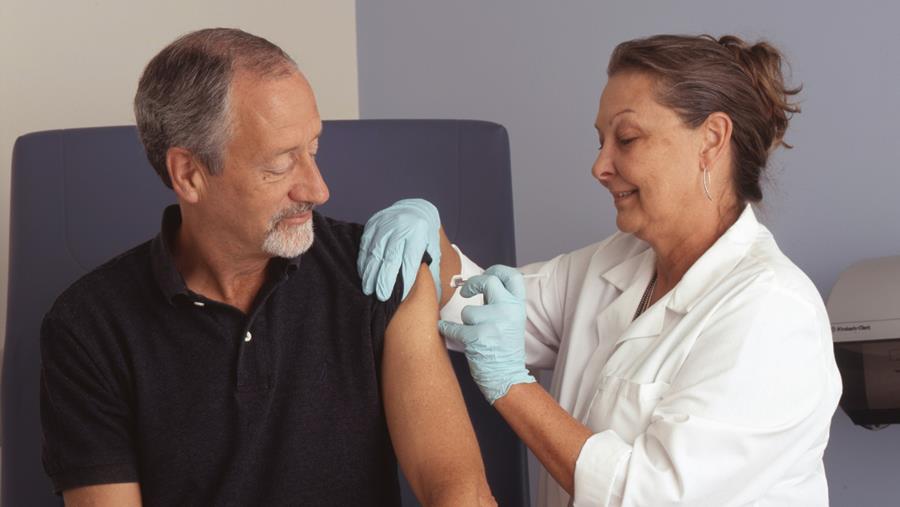 La saison du VRS approche : quels adultes vacciner en priorité ?