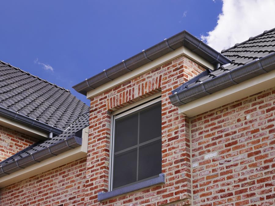 Habillage de chéneaux et rives en PVC – Deceuninck au Belgian Roof Day