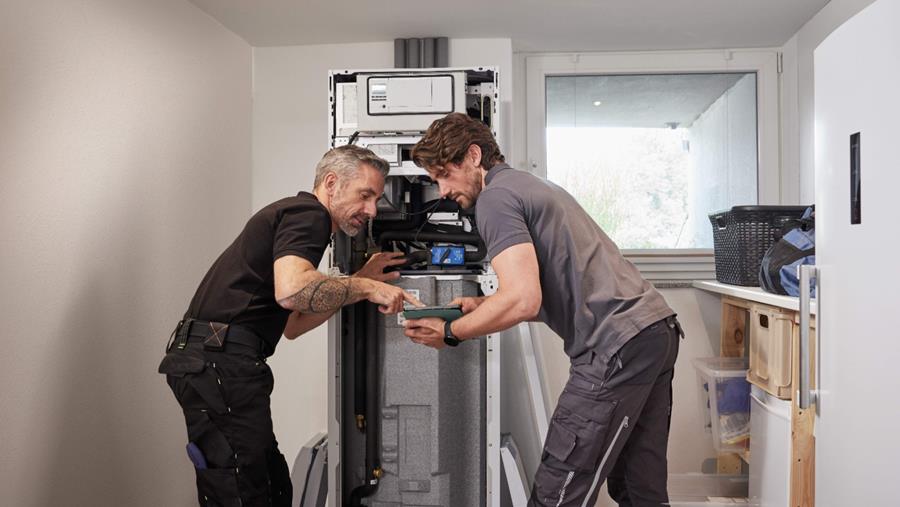 Entretien des pompes à chaleur : au moins une fois par an